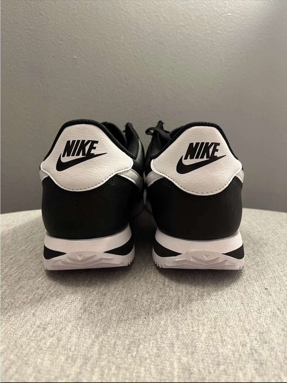 Nike Cortez Black White Sneaker Men's Athletic Shoe Size 9.5 DM4044-001 - Picture 5 of 11
